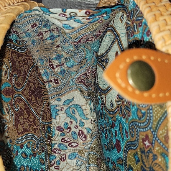 Bohemian Round Woven Straw Leather Crossbody Bag - Picture 11 of 11